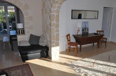 Coin salon dans l'établissement Magnifique appartement T5 avec grande terrasse, à 400m de la plage