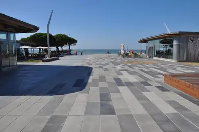 Vue générale sur la mer ou vue sur la mer prise depuis l'appartement