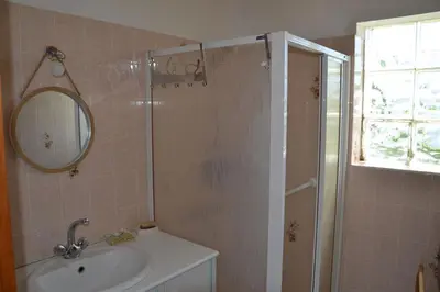 Salle de bains dans l'établissement NOIRMOUTIER : LOCATION DE VACANCES POUR 8 PERSONNES À BARBÂTRE