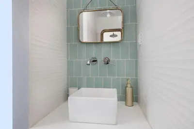 Salle de bains dans l'établissement Ty Maria Havre de douceur et de calme au coeur de la ville haute de Pornic