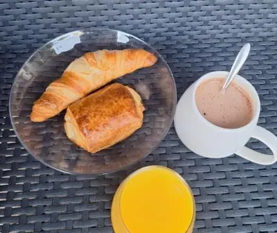 Options de petit-déjeuner proposées aux clients de l'établissement Camping La Prévoté