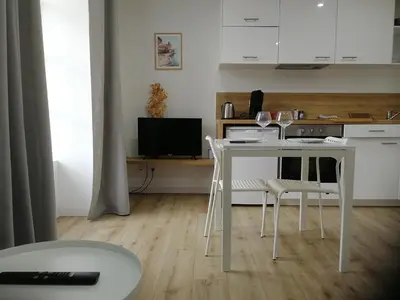 Cuisine ou kitchenette dans l'établissement T2 lumineux - Segré hyper Centre - Wifi - Netflix