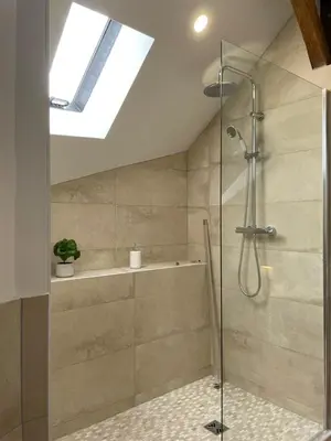 Salle de bains dans l'établissement L’échauguette du Mont Glonne (6 pers.)