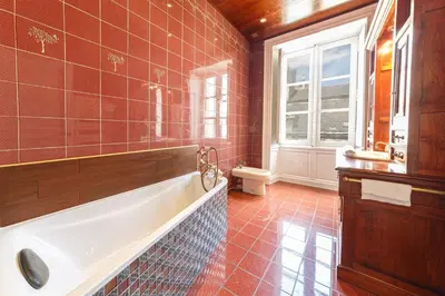 Salle de bains dans l'établissement Le Roi René - XIXe siècle - Château