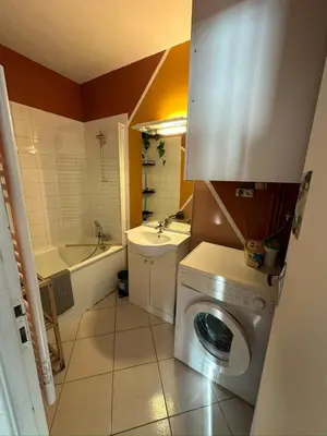 Salle de bains dans l'établissement GOMATH