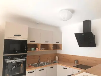 Cuisine ou kitchenette dans l'établissement La villa Hérault