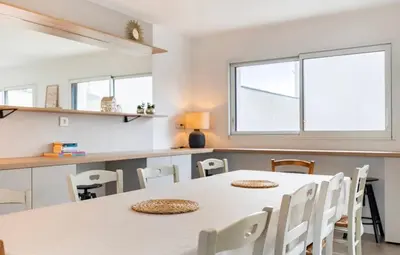 Cuisine ou kitchenette dans l'établissement La villa Hérault