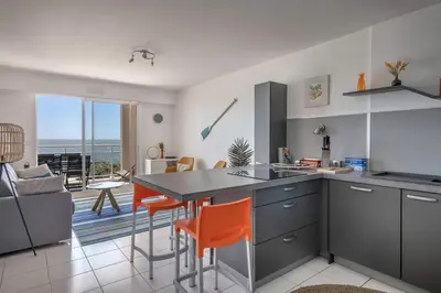 Cuisine ou kitchenette dans l'établissement Vue mer - Appartement face mer pour 6
