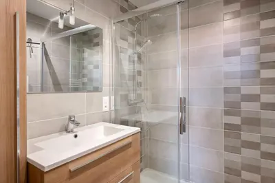 Salle de bains dans l'établissement Maison en plein cœur du centre historique de Pornic
