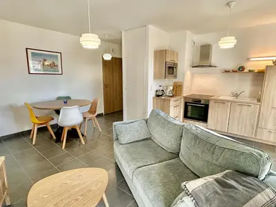 Cuisine ou kitchenette dans l'établissement Appartement 2 pièces, 2 couchages, La Guérinière, balcon, parking - FR-1-224B-171