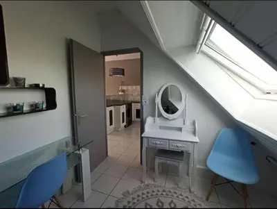 Télévision ou salle de divertissement dans l'établissement Superbe loft 90m² proche parc expo Nantes (6p)