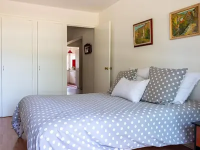 Un ou plusieurs lits dans un hébergement de l'établissement Apartment Les Pêcheries by Interhome