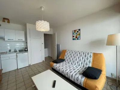 Cuisine ou kitchenette dans l'établissement Studio à St-Jean-de-Monts, avec parking, balcon et vue mer - FR-1-224C-201