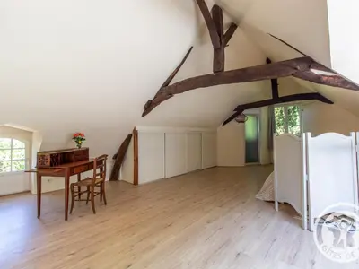Plan de l'établissement Charmante maison avec jardin clos près de la rivière Louet - FR-1-622-37