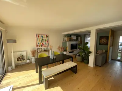 Télévision ou salle de divertissement dans l'établissement Agréable maison neuve Angers Centre-Madeleine