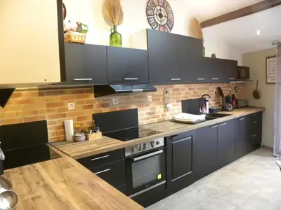 Cuisine ou kitchenette dans l'établissement gite les figuiers proche puy du fou