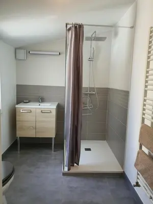 Salle de bains dans l'établissement La Maison du Main Coon