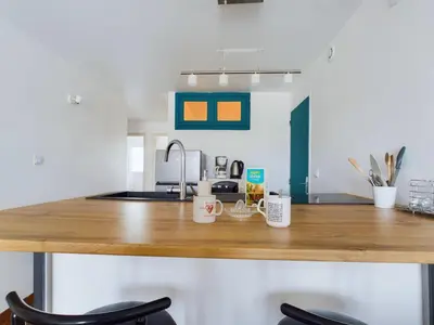Cuisine ou kitchenette dans l'établissement À 200m de la plage, appartement pour 4
