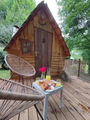 Plan de l'établissement Cabane Insolite Magique & Spa Privatif Camping Canal de Nantes à Brest