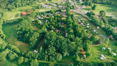 Plan de l'établissement Cabane Insolite Magique & Spa Privatif Camping Canal de Nantes à Brest