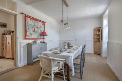 Cuisine ou kitchenette dans l'établissement Villa familiale pour 11 personnes à 300m de la mer