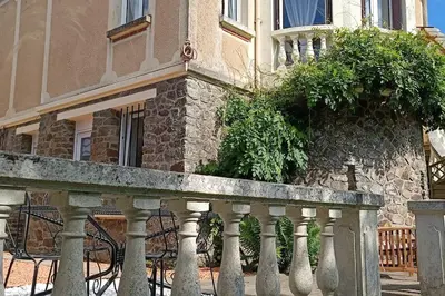 Balcon ou terrasse dans l'établissement Gîte de charme atypique vue panoramique