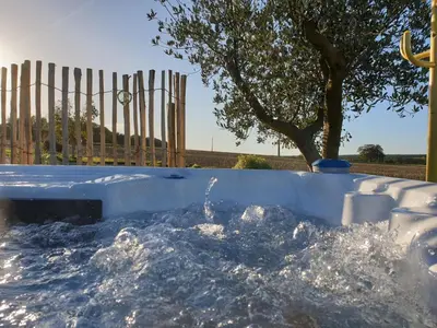 Piscine de l'établissement Agap'& Morphée - Chambres d'hôtes de charme avec Spa, Pouancé 49 ou située à proximité