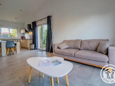 Cuisine ou kitchenette dans l'établissement Gîte moderne et confort, proche Puy du Fou, Nantes, Cholet, terrasse, pêche à l'étang privé - FR-1-622-42