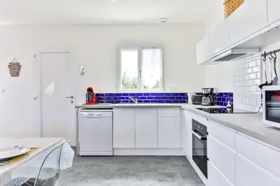 Cuisine ou kitchenette dans l'établissement Le Gois - Parking - Marais salants