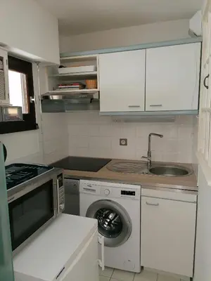 Cuisine ou kitchenette dans l'établissement Appartement Pornic vue mer