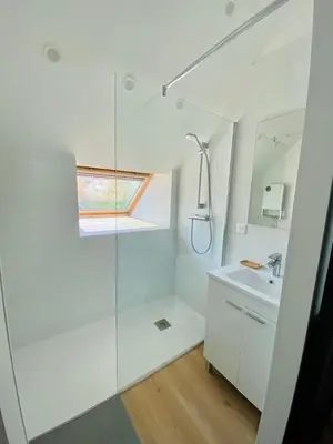 Salle de bains dans l'établissement Duplex avec parking proche Stade de la Beaujoire, parc des expositions, bord de l'Erdre