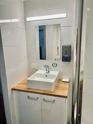 Salle de bains dans l'établissement Studio de charme proche Nantes & aéroport au calme