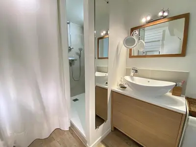 Salle de bains dans l'établissement L'Ecrin des bords de l'Erdre - Les Maisons de Madeleine