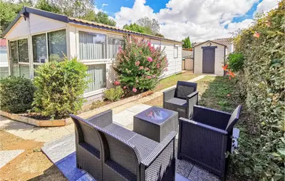 Jardin de l'établissement Stunning Home In L'aiguillon-Sur-Vie