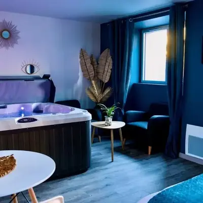 L'Evasion chambre LAOS avec Jacuzzi privatif