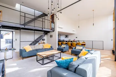 Coin salon dans l'établissement Unique à Nantes ! Loft moderne avec rooftop 10pers