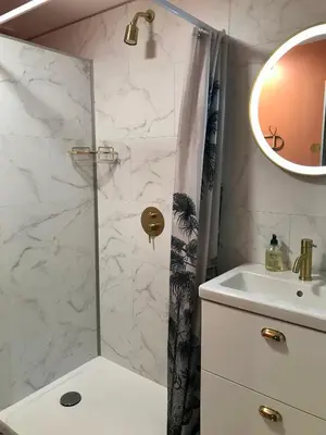 Salle de bains dans l'établissement Maison à la campagne Les Oliviers