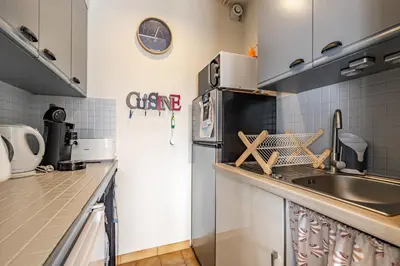 Cuisine ou kitchenette dans l'établissement À 50m de la plage, charmante maison à St Hilaire