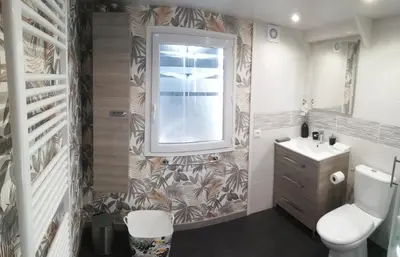 Salle de bains dans l'établissement Charmante petite dépendance