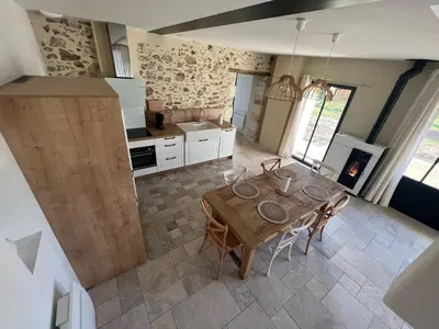 Cuisine ou kitchenette dans l'établissement La grange d'Elise