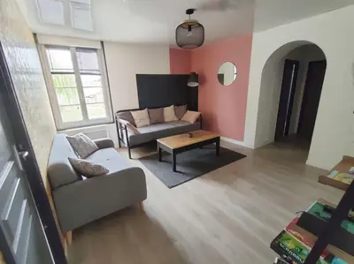 Télévision ou salle de divertissement dans l'établissement L'Autre Maison