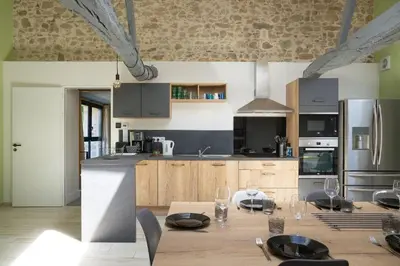 Cuisine ou kitchenette dans l'établissement GÎTE DE L'ODA