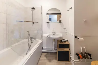 Salle de bains dans l'établissement L'oriole - Wifi - Ascenseur