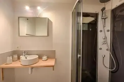 Salle de bains dans l'établissement SCANDI NANTES 419