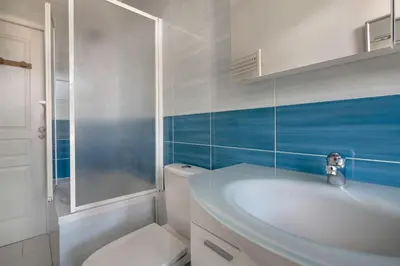 Salle de bains dans l'établissement Villa familiale à 300m de la plage de L’Océan