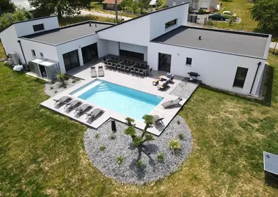 Piscine de l'établissement Villa de Groupe avec Piscine, Jacuzzi et Vue Nature ou située à proximité