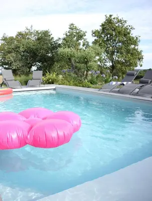 Piscine de l'établissement Villa de Groupe avec Piscine, Jacuzzi et Vue Nature ou située à proximité