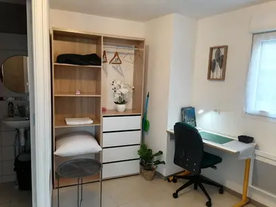 Plan de l'établissement Studio meublée independant 1