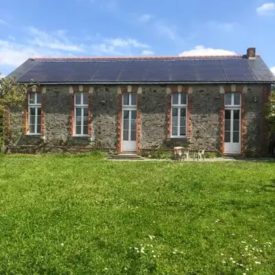 Gîte -Belle Maison dans une ancienne école-Tarif réduit hors WE !
