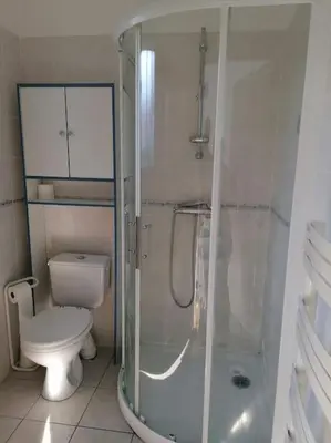 Salle de bains dans l'établissement le chalet de laura